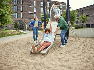 Hilfe zur Selbsthilfe bedeutet manchmal auf die Kinder in der Nachbarschaft aufzupassen, Foto: Dennis Reher